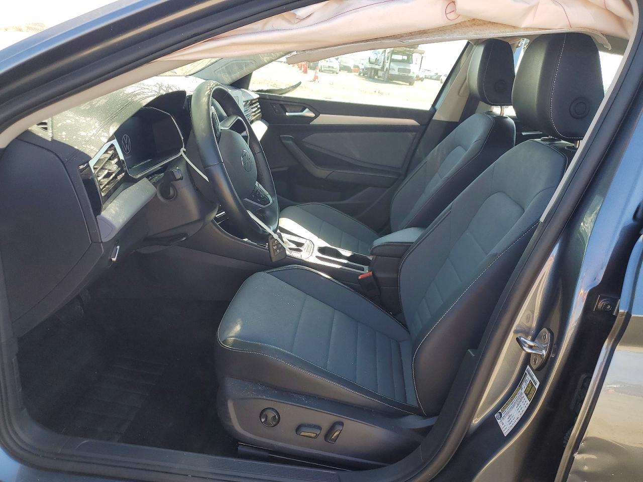 2025 Volkswagen Jetta Se - Image 7
