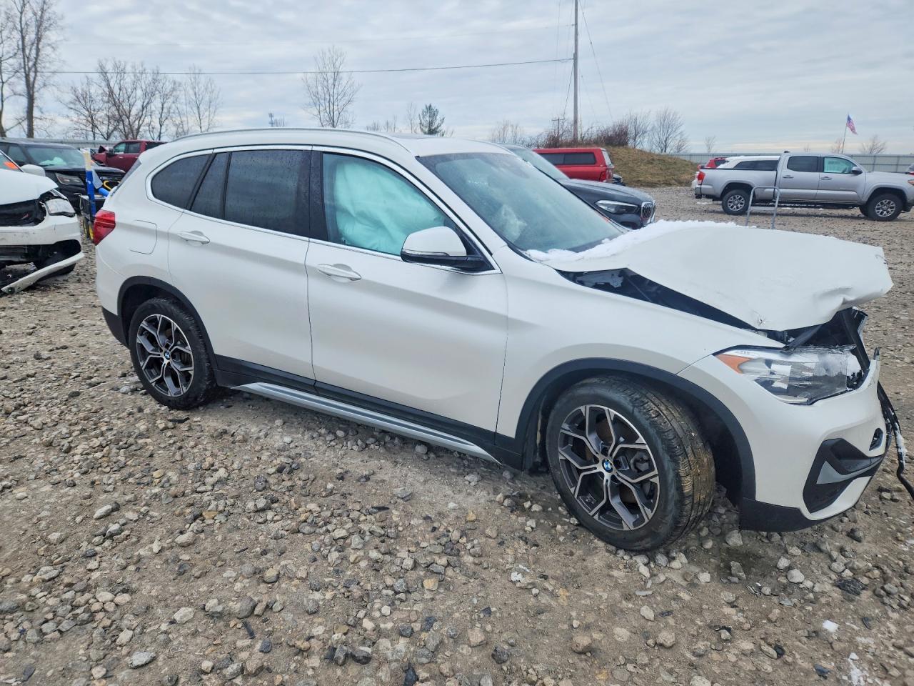 2021 BMW X1 xDrive28I - Фото 4