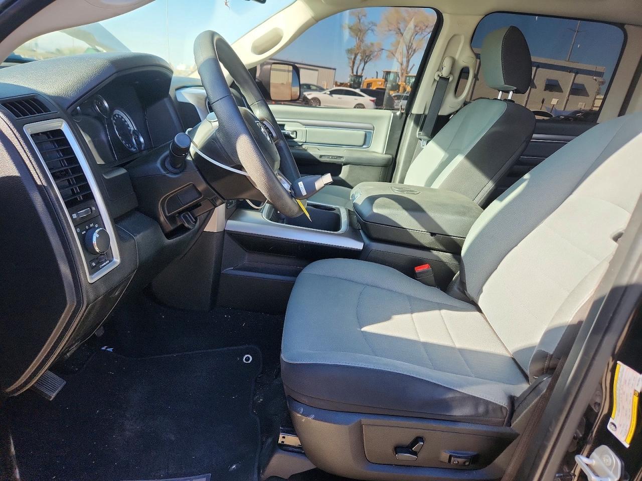 2023 Ram 1500 Classic Slt - Фото 7
