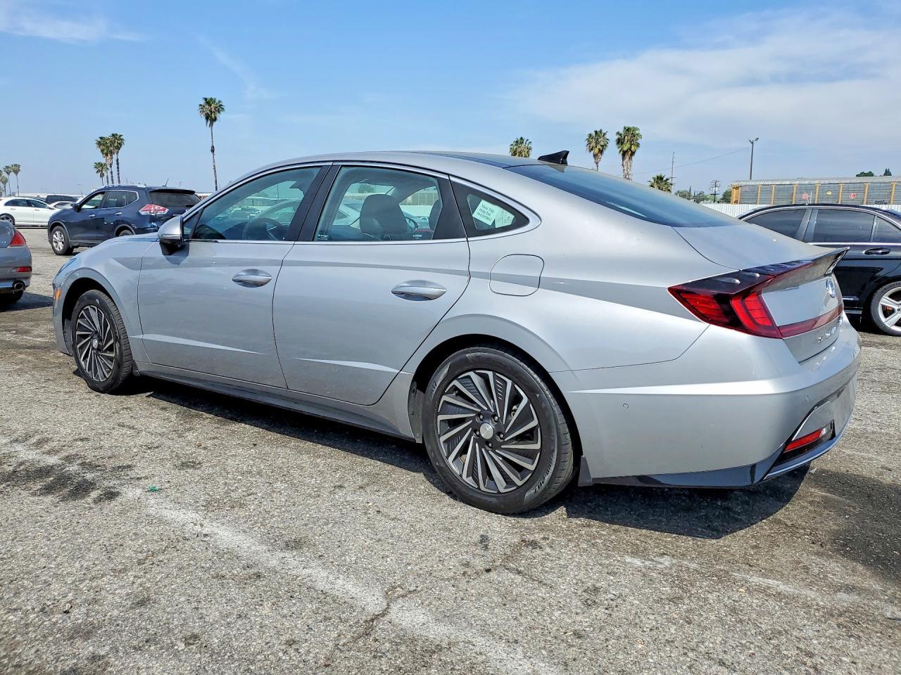 2023 Hyundai Sonata Hybrid Limited - Image 2