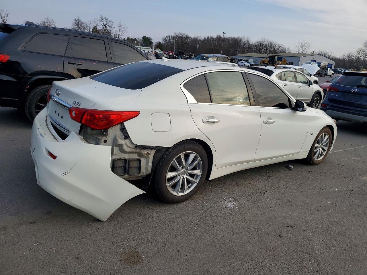 2017 Infiniti Q50 3.0T Premium - Фото 3