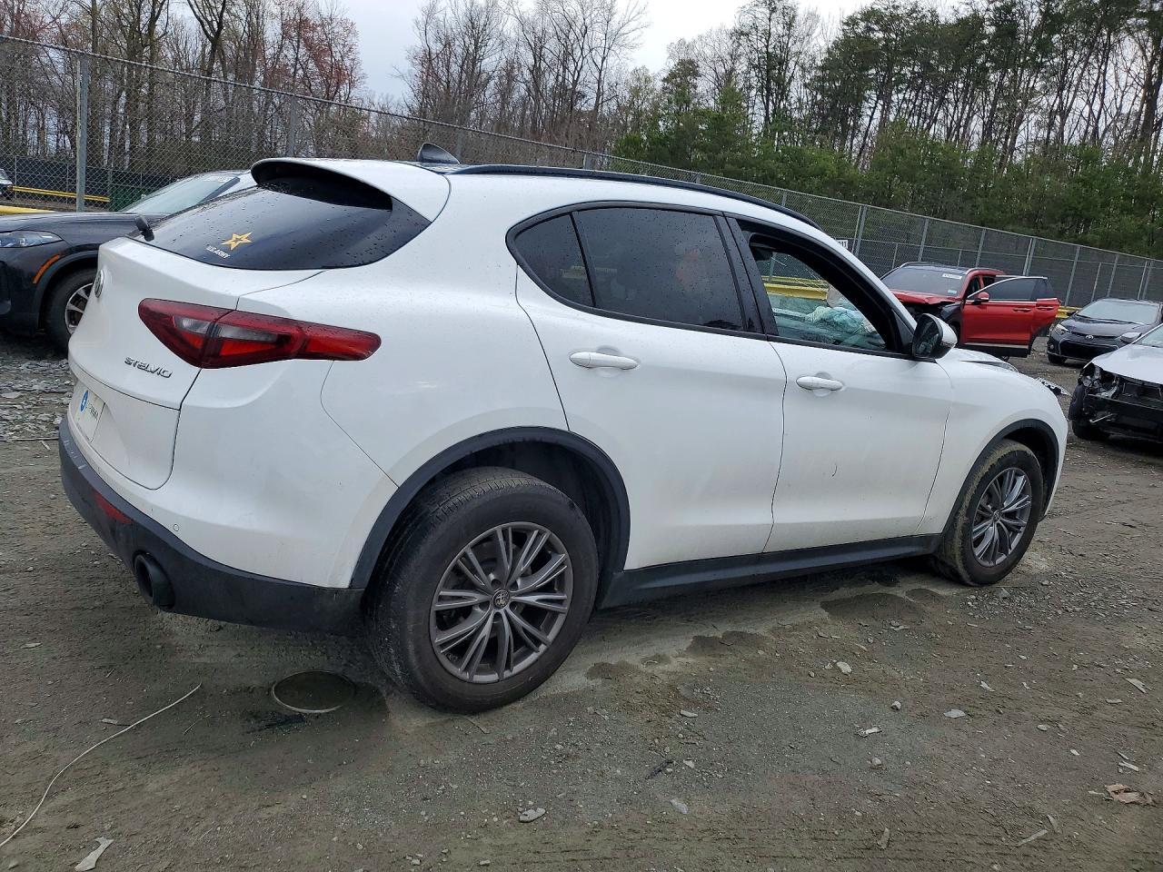 2023 Alfa Romeo Stelvio Sprint - Фото 3