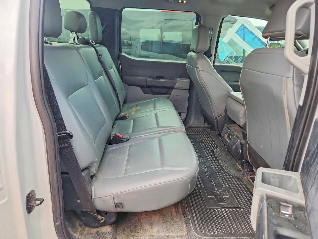 2025 Ford F350 Super Duty Truck Cab And Chassis - Фото 6