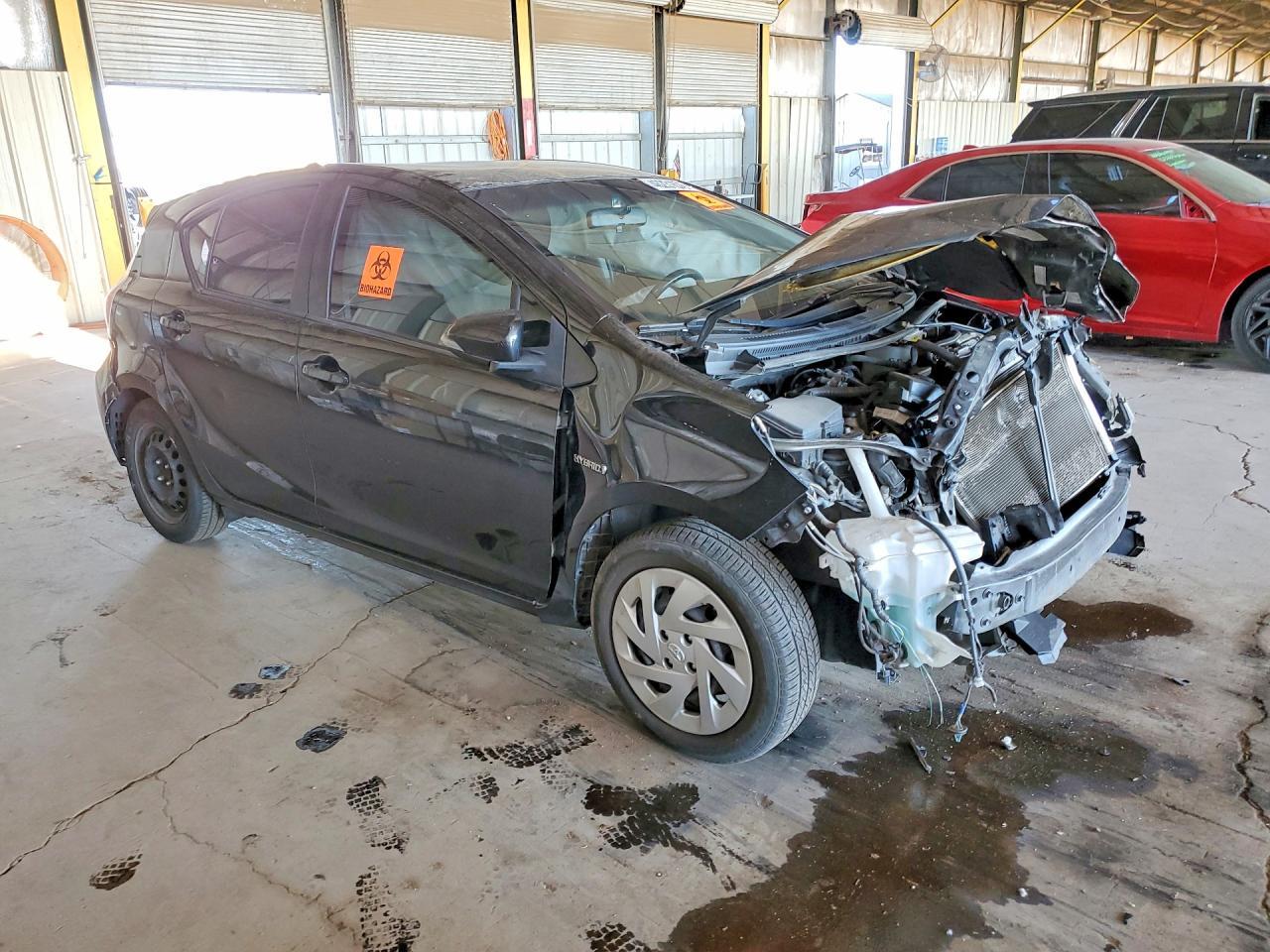 2016 Toyota Prius C Two - Image 4