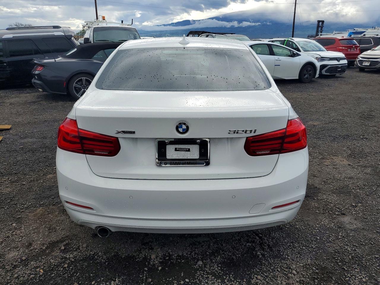 2017 BMW 320 I - Image 6