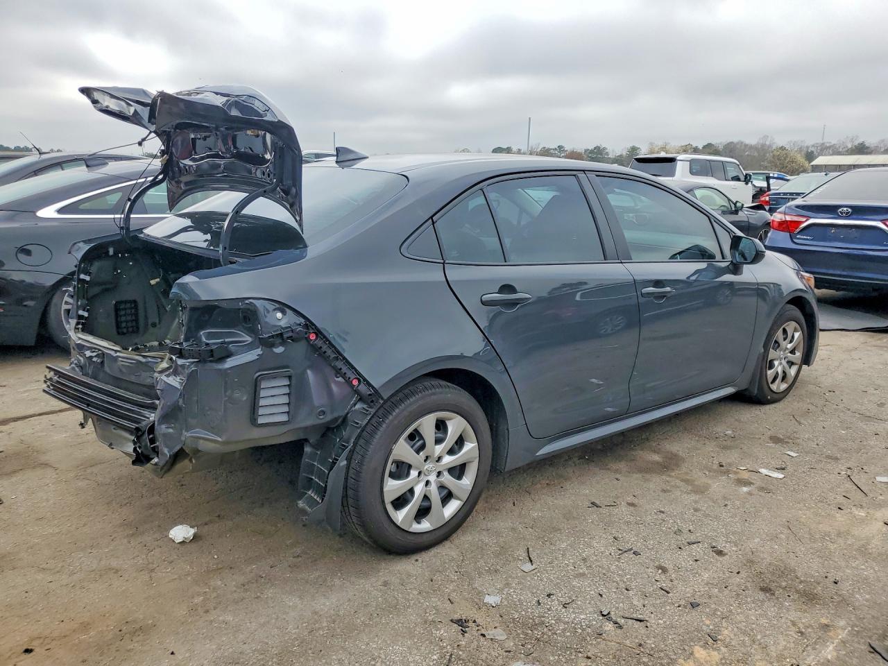 2025 Toyota Corolla Le - Фото 3