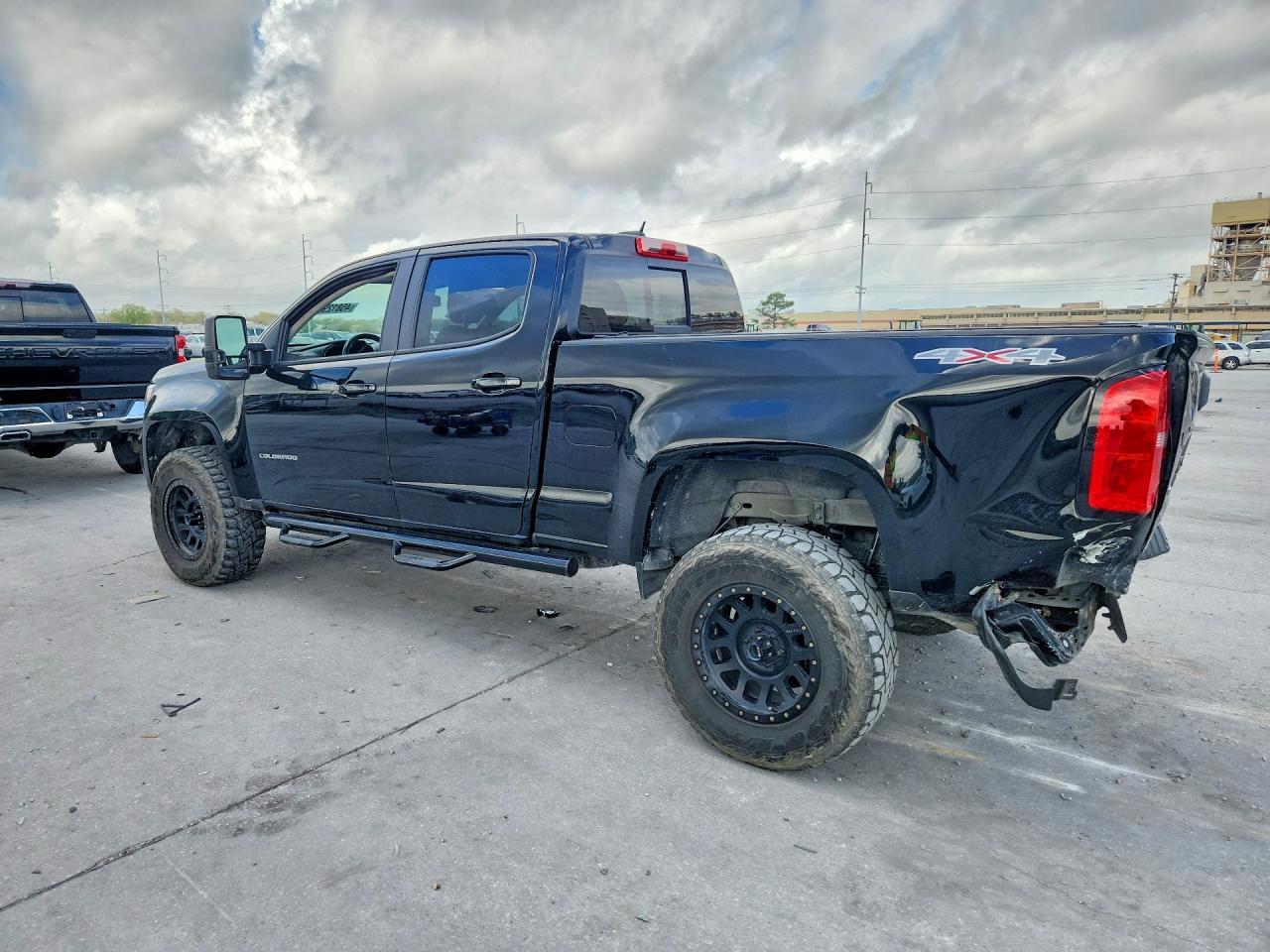 2021 Chevrolet Colorado Lt - Фото 2