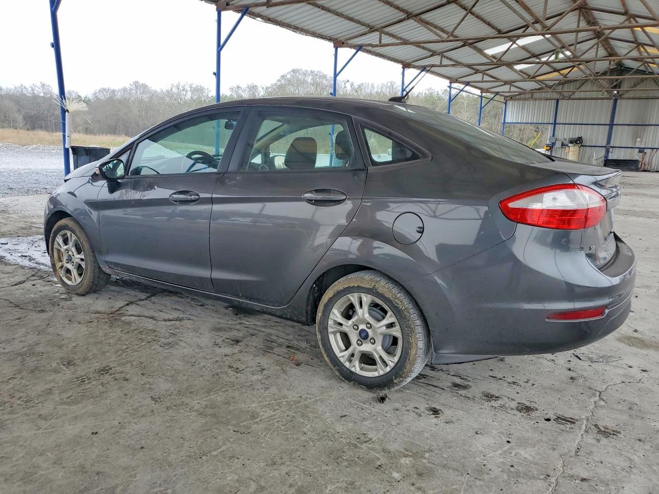2016 Ford Fiesta Se - Image 2