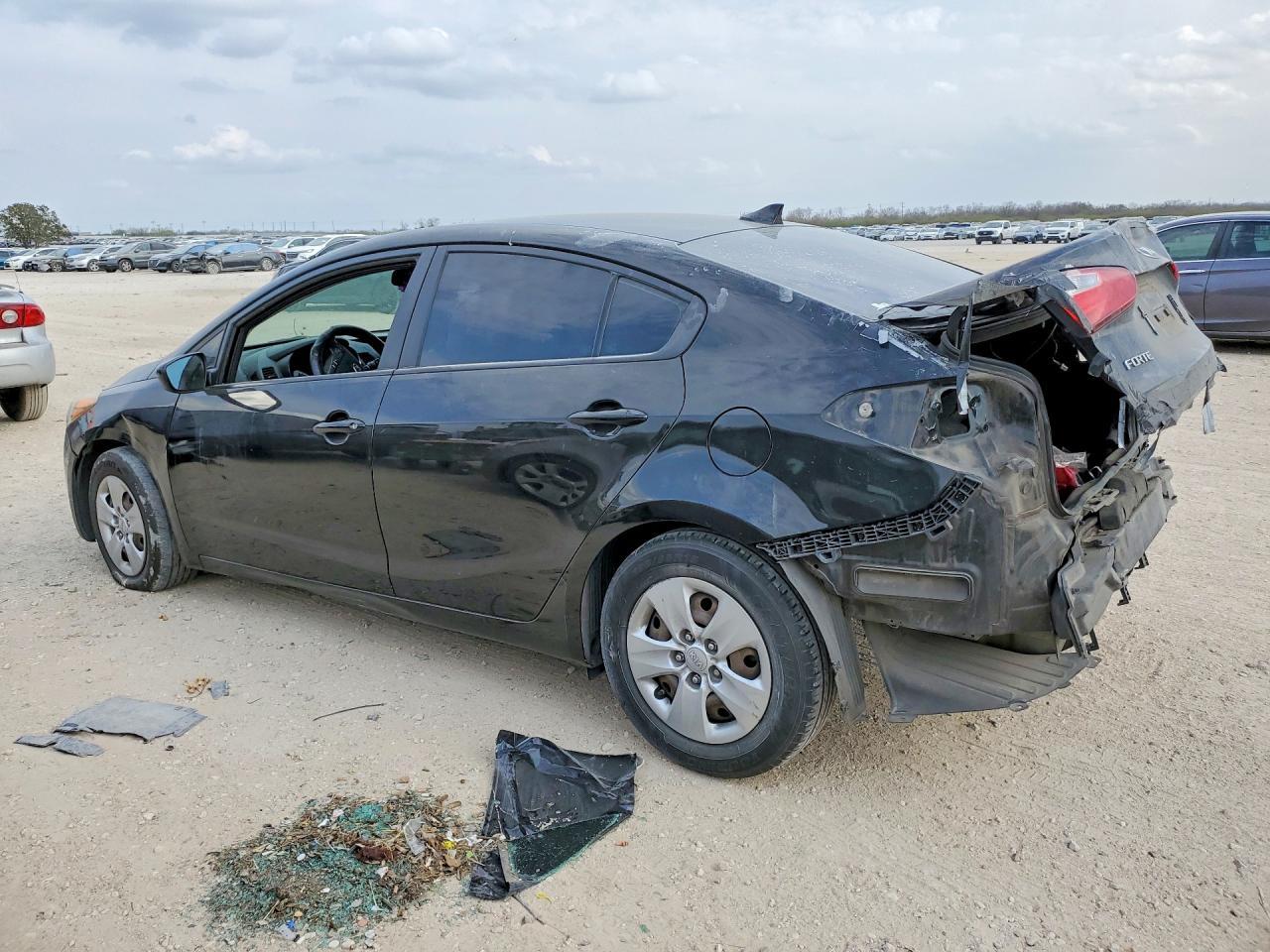 2016 Kia Forte Lx - Image 2