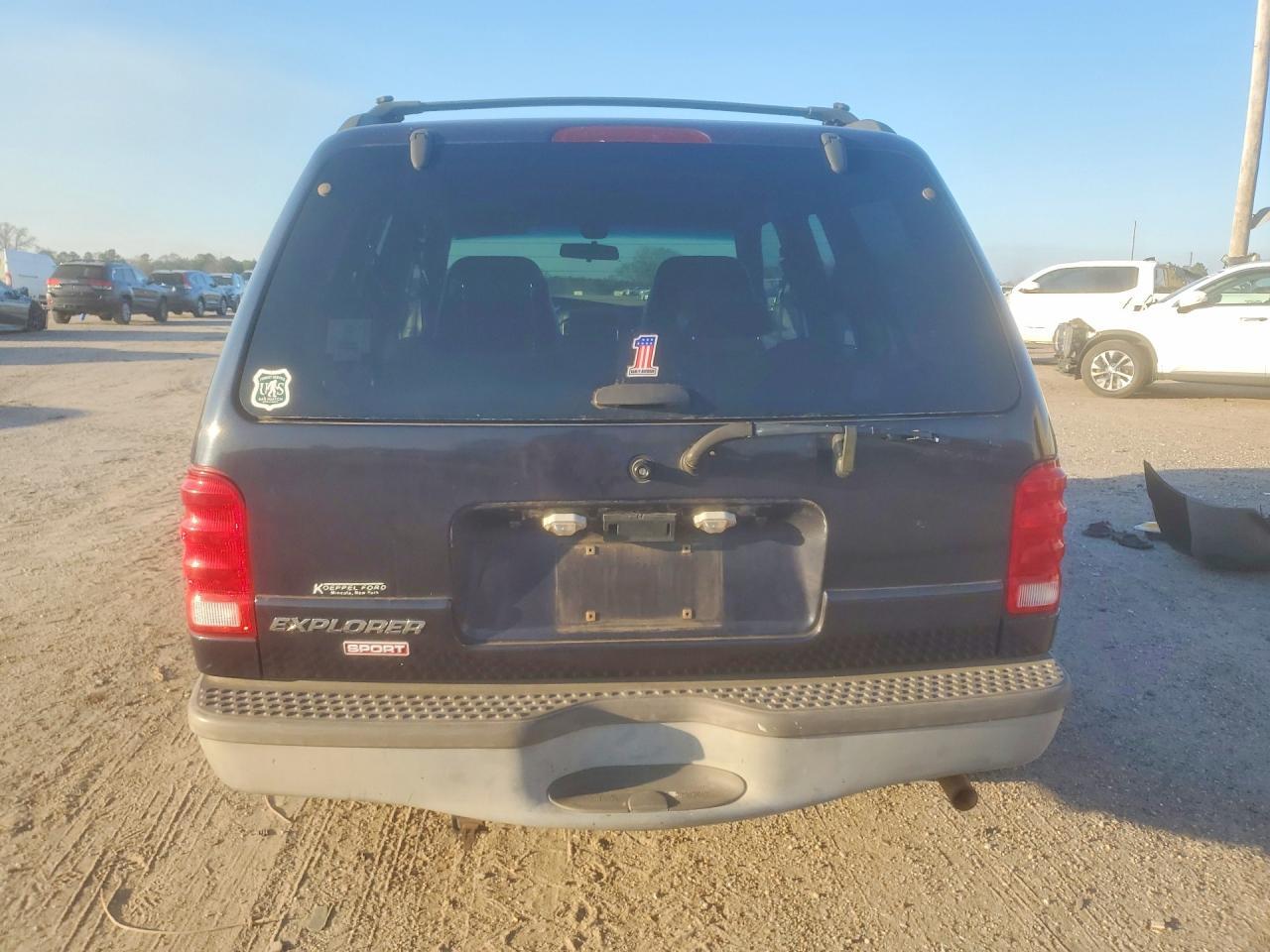 2001 Ford Explorer Sport - Фото 6