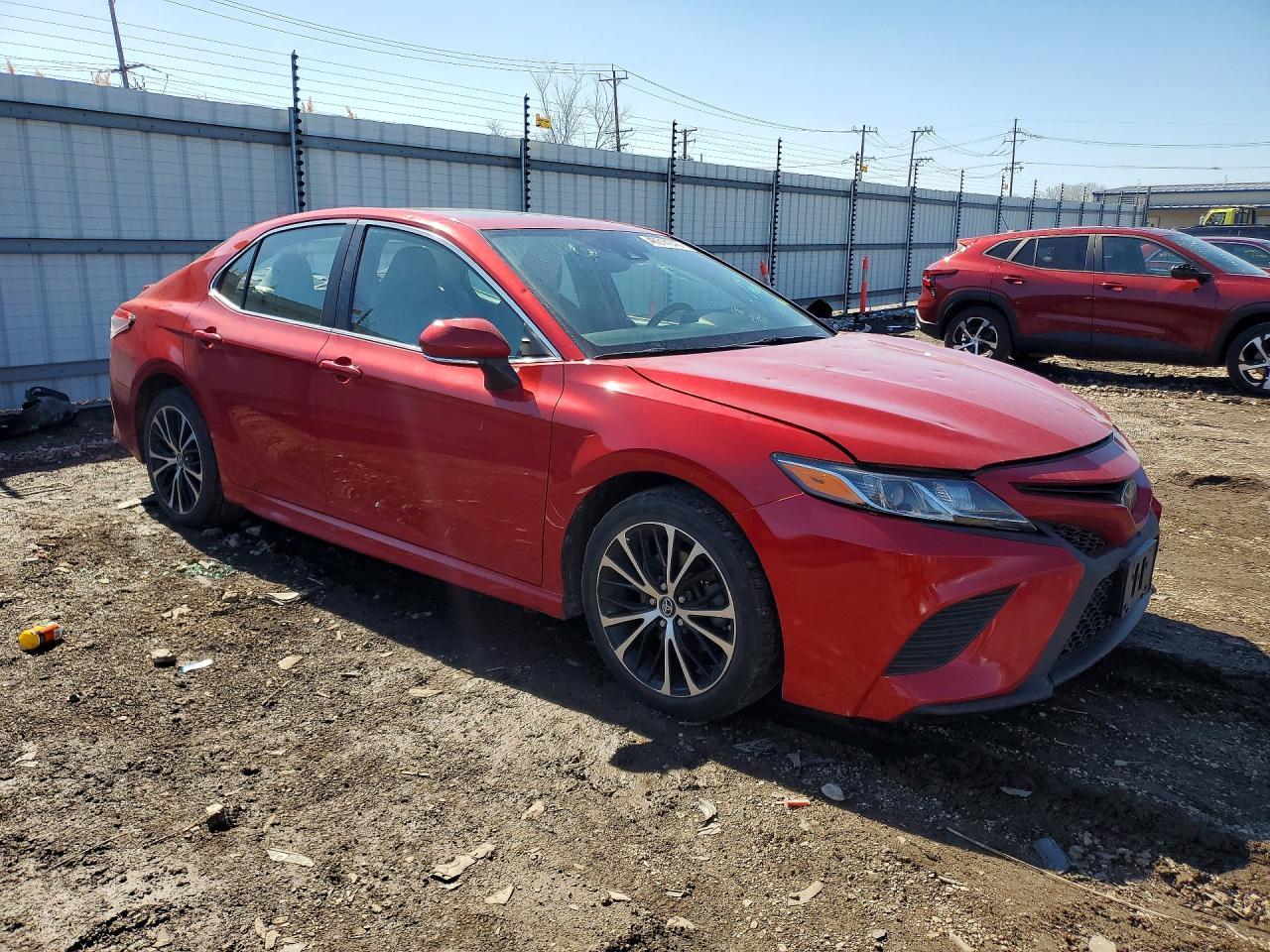 2019 Toyota Camry Se - Image 4
