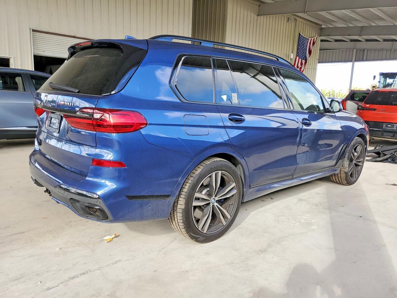 2022 BMW X7 M50I - Фото 3