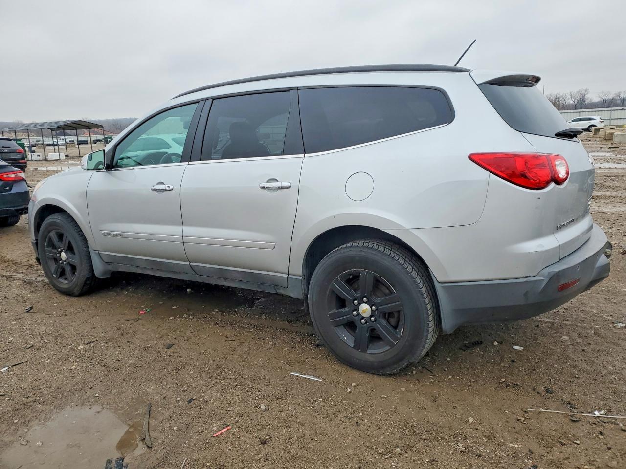 2009 Chevrolet Traverse Lt - Фото 2