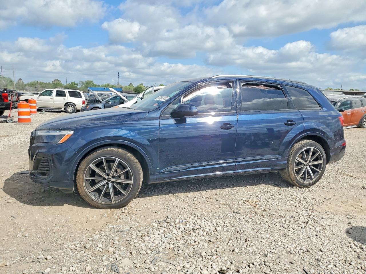 2025 Audi Q7 Premium Plus