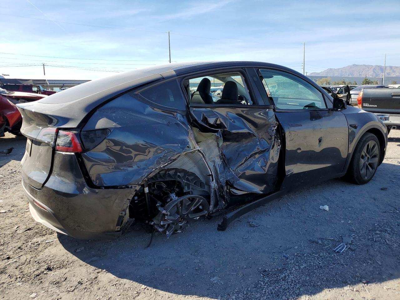 2025 Tesla Model Y - Image 3