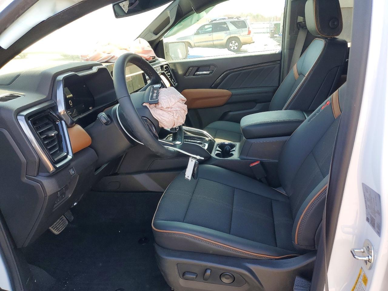 2026 GMC Canyon At4 - Фото 7