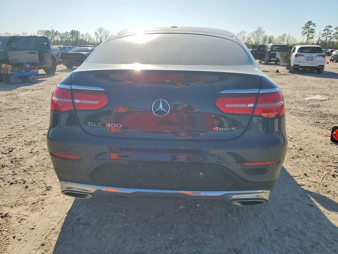 2017 Mercedes-Benz Glc Coupe 300 4Matic - Image 6