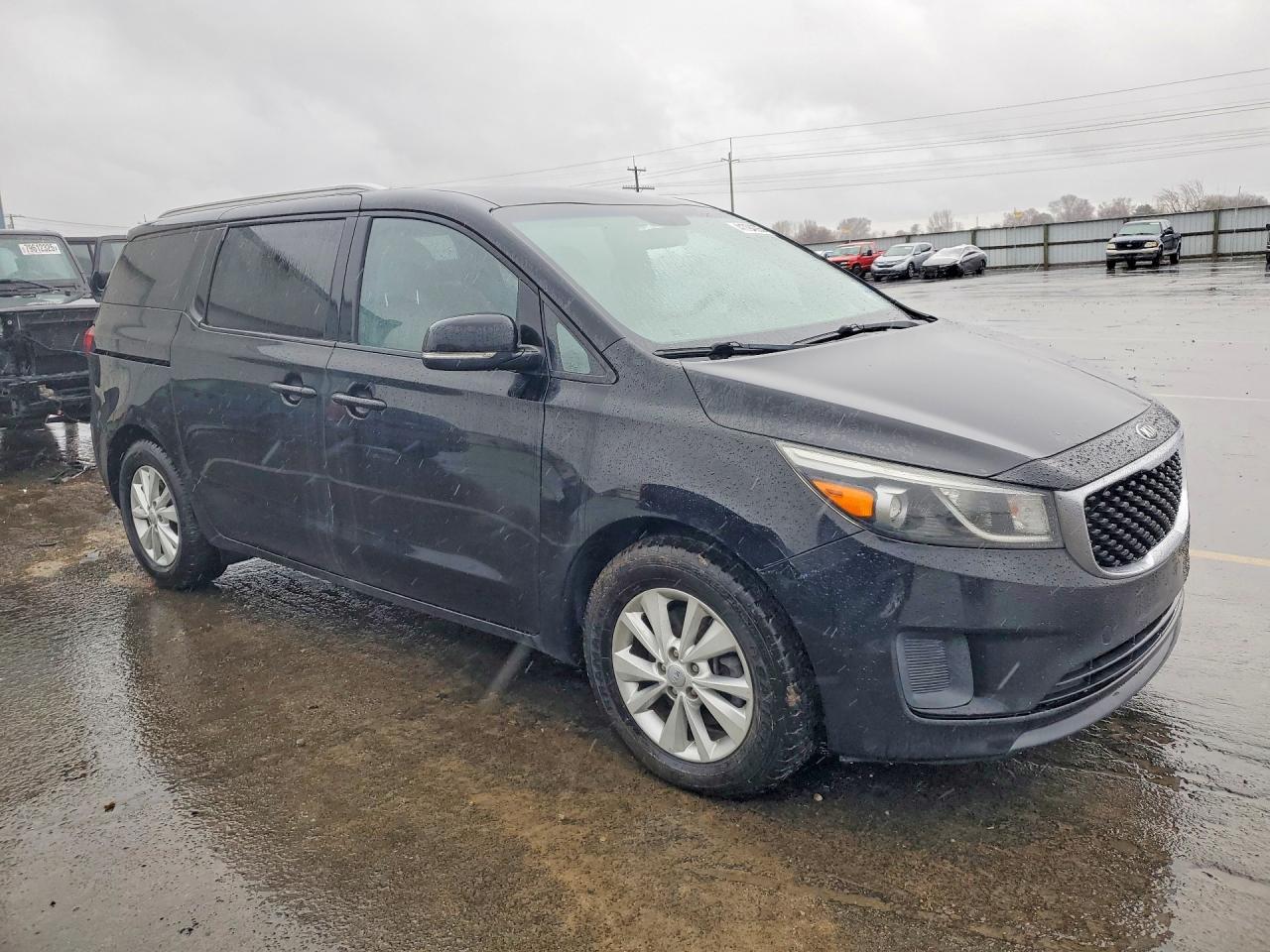 2015 Kia Sedona Lx - Image 4