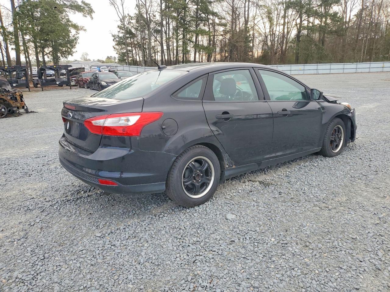 2013 Ford Focus S - Фото 3