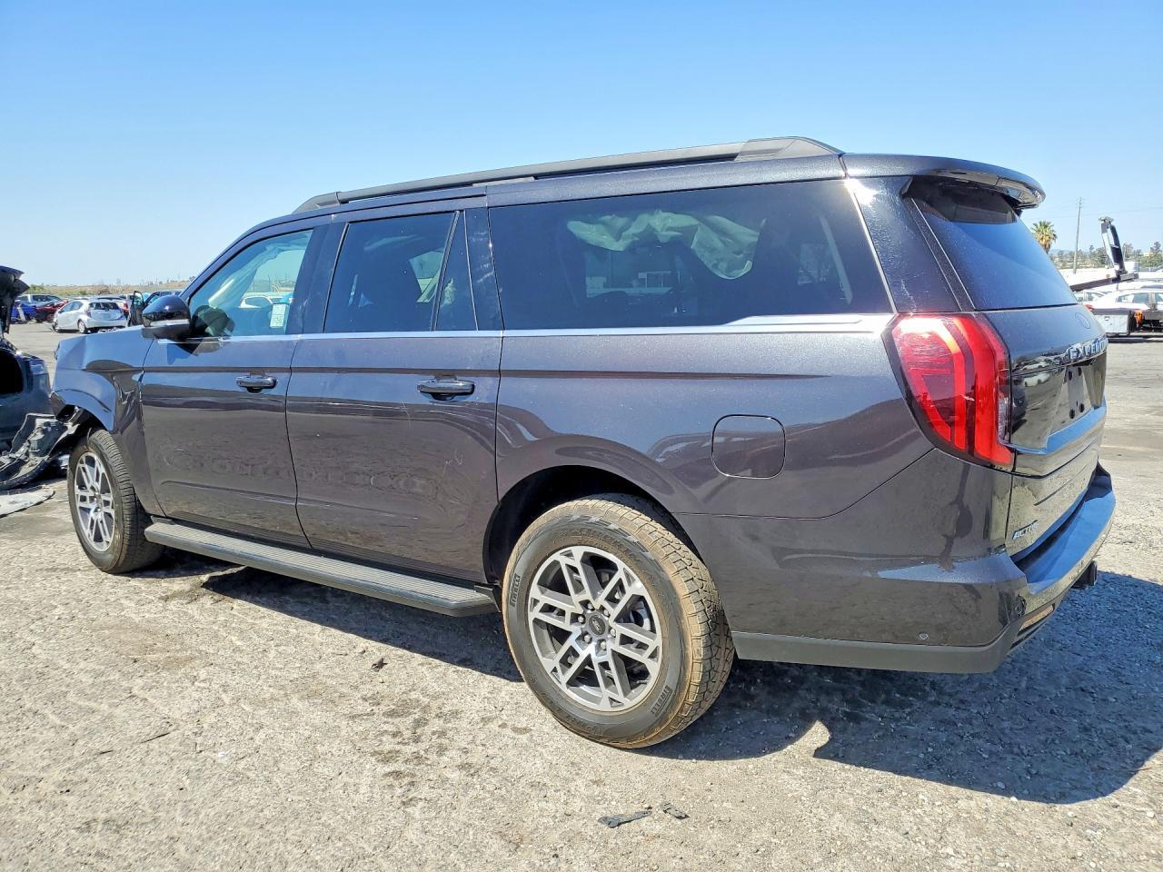 2025 Ford Expedition Max Active - Фото 2