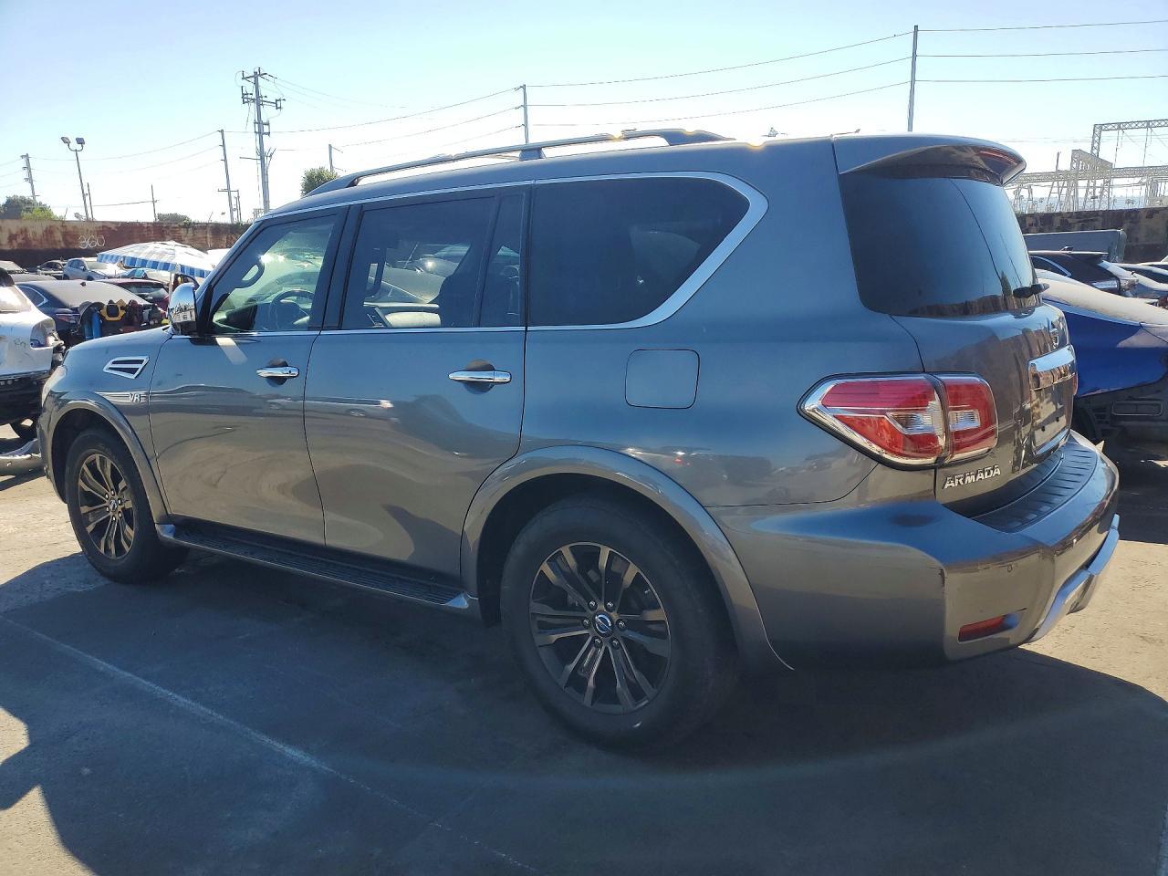 2017 Nissan Armada Platinum - Фото 2