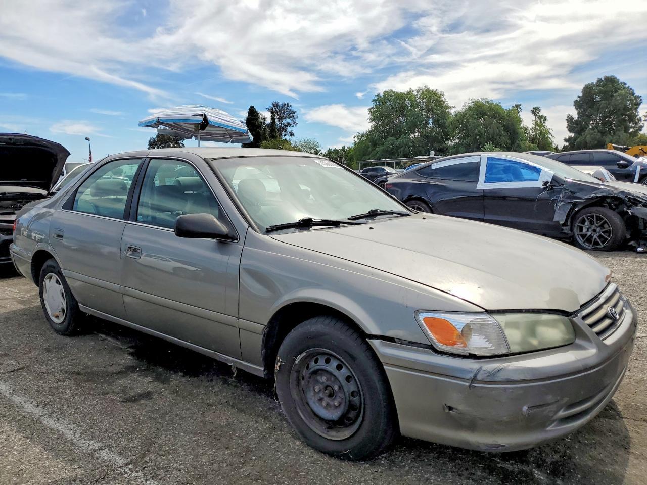 2000 Toyota Camry Ce - Фото 4