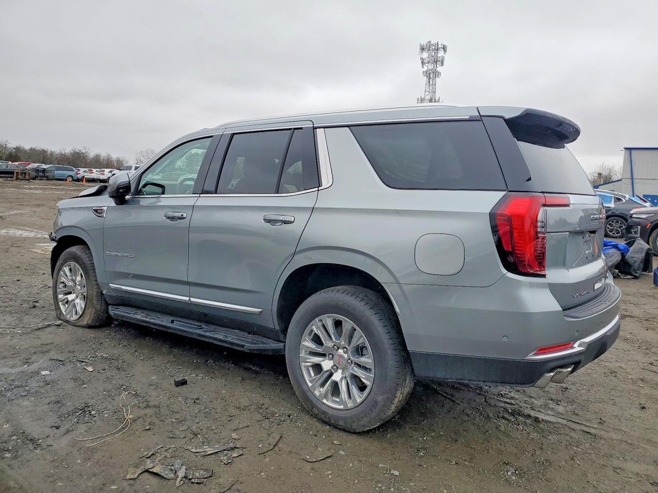 2025 GMC Yukon Denali 4Wd 6.2L V8 - Фото 2