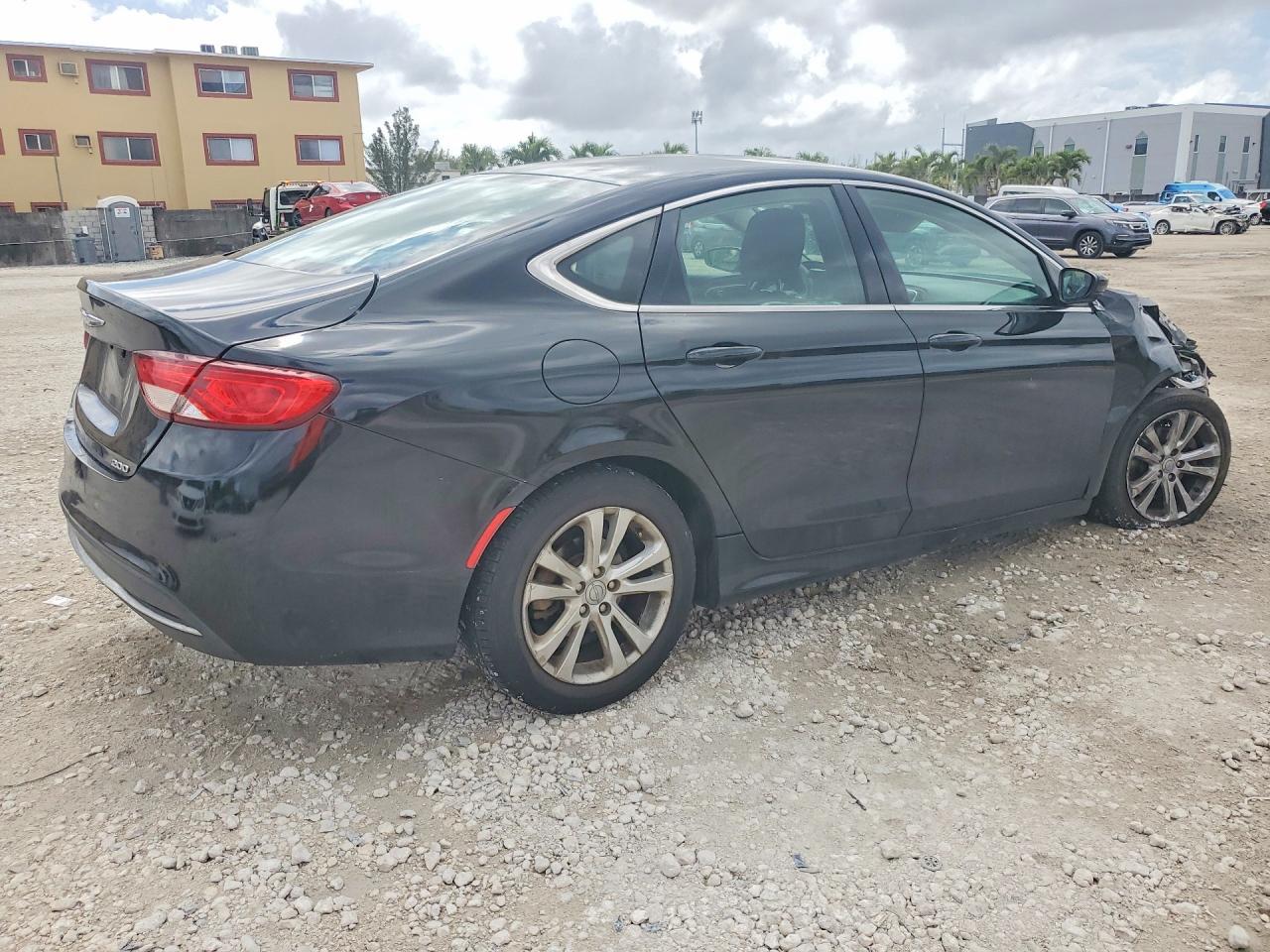 2015 Chrysler 200 Limited - Фото 3