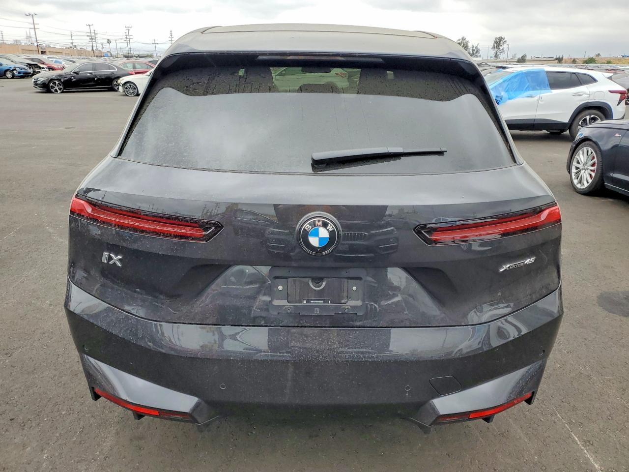 2026 BMW Ix xDrive45 - Фото 6