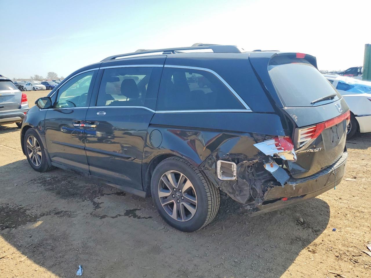 2016 Honda Odyssey Touring - Фото 2