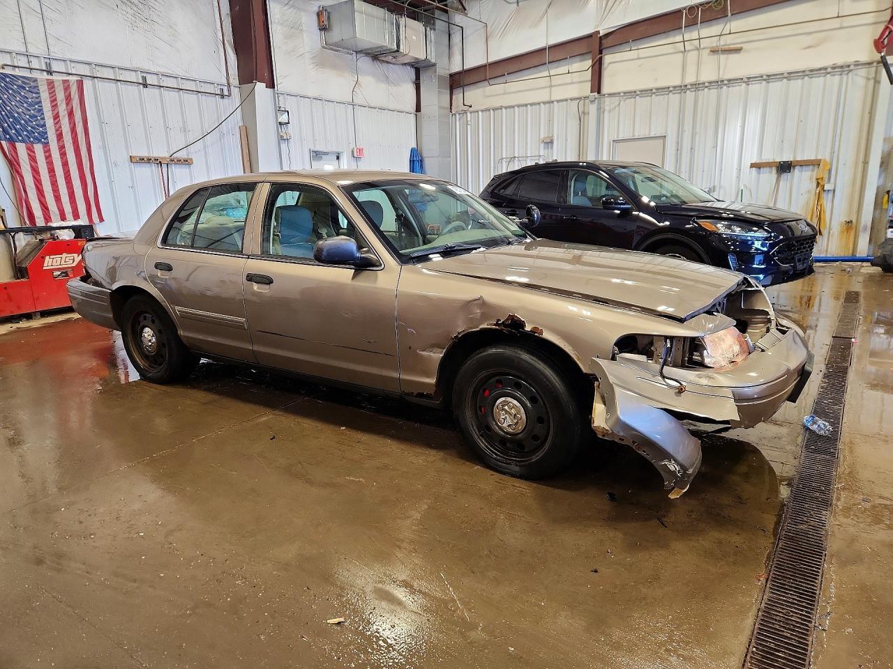 2011 Ford Crown Victoria Police Interceptor - Фото 4