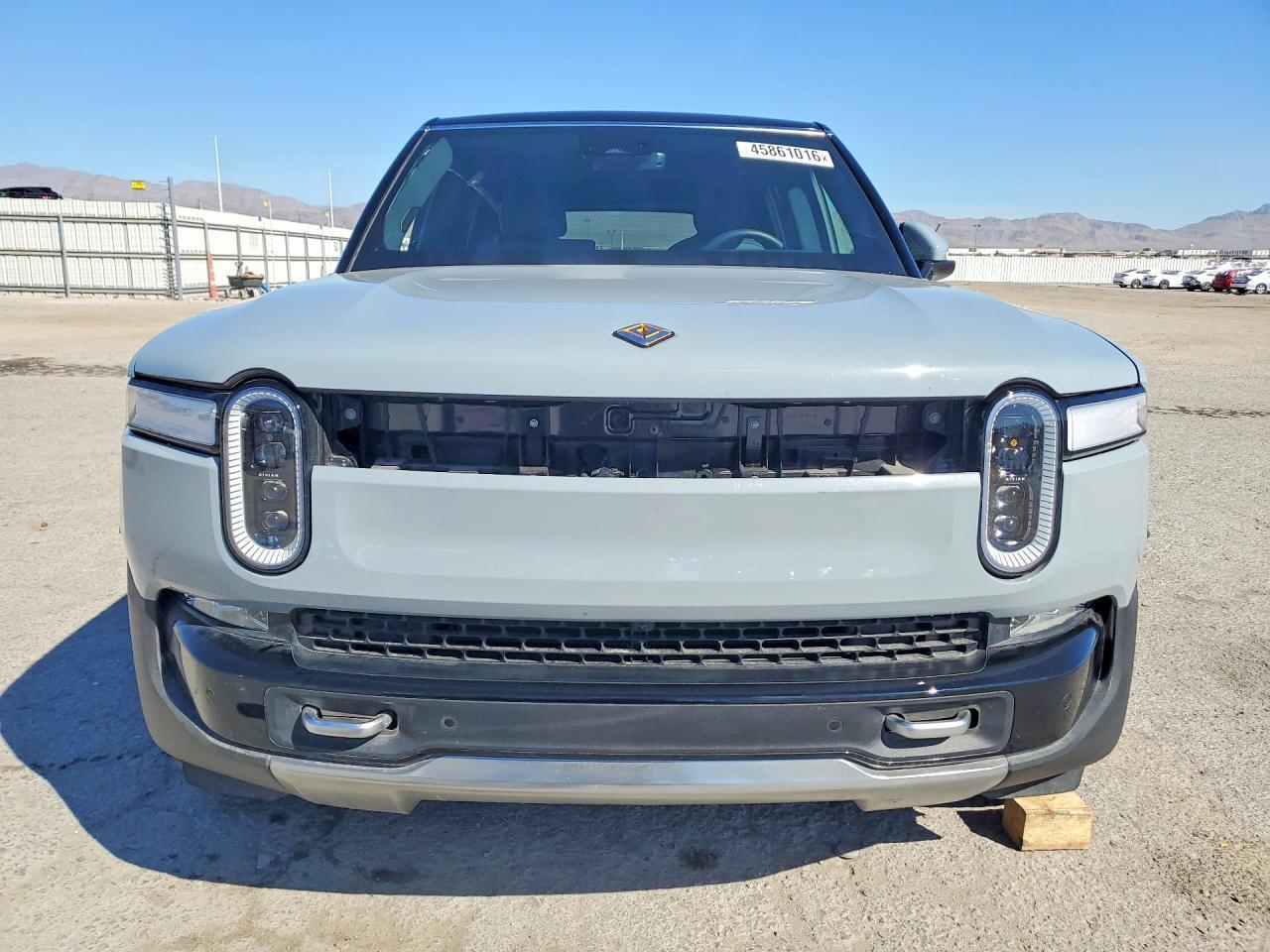 2024 Rivian R1S Adventure - Фото 5