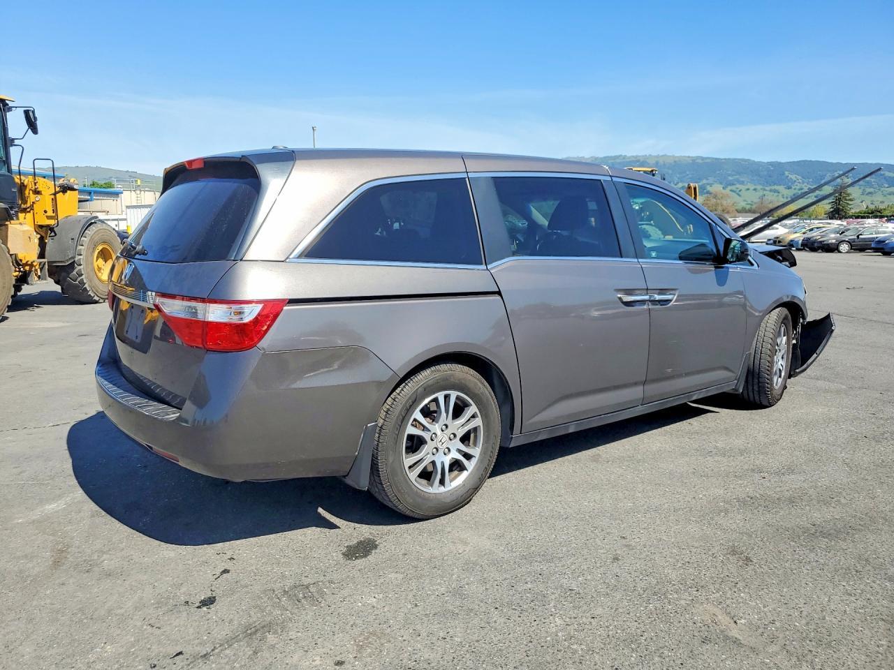 2012 Honda Odyssey Exl - Image 3