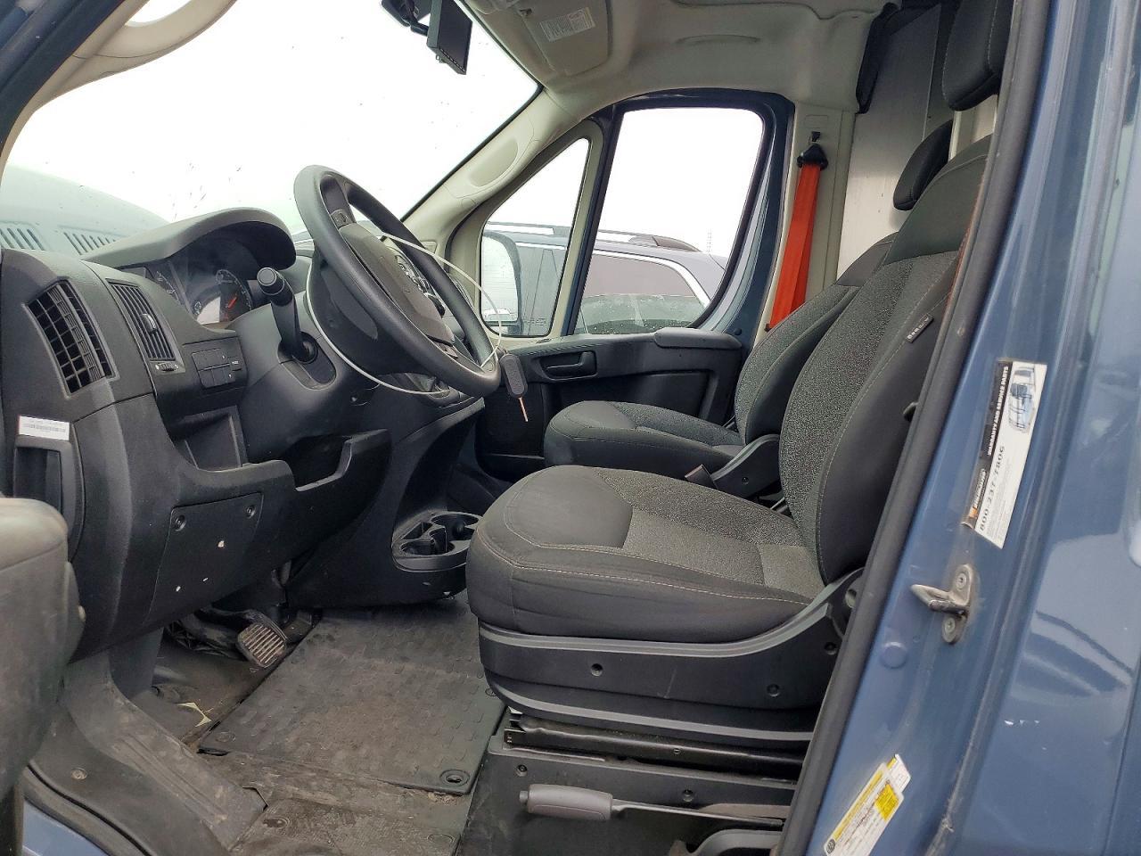 2020 Ram Promaster 3500 Delivery Van - Фото 7