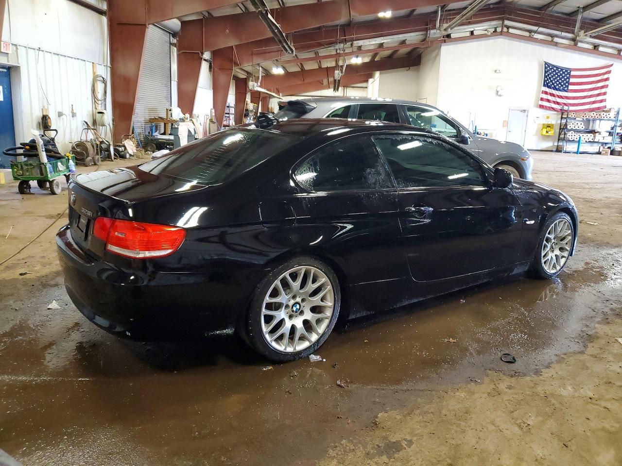 2010 BMW 328 I - Фото 3
