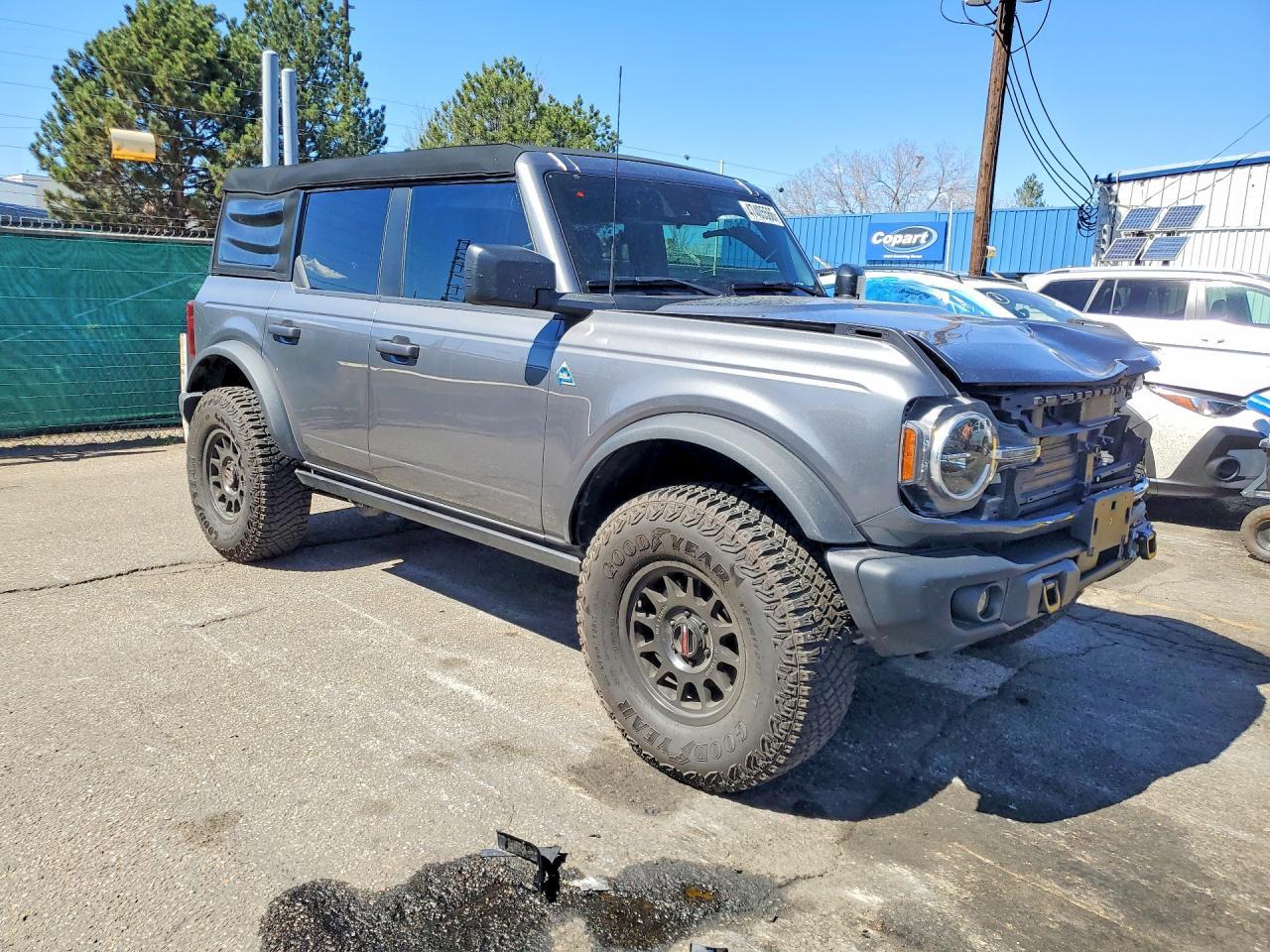 2024 Ford Bronco Black Diamond - Image 4