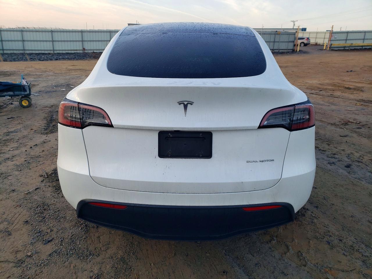 2024 Tesla Model Y - Image 6