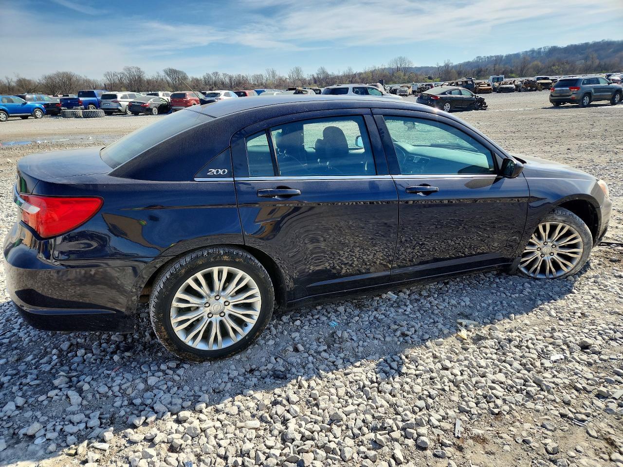 2012 Chrysler 200 Lx - Фото 3