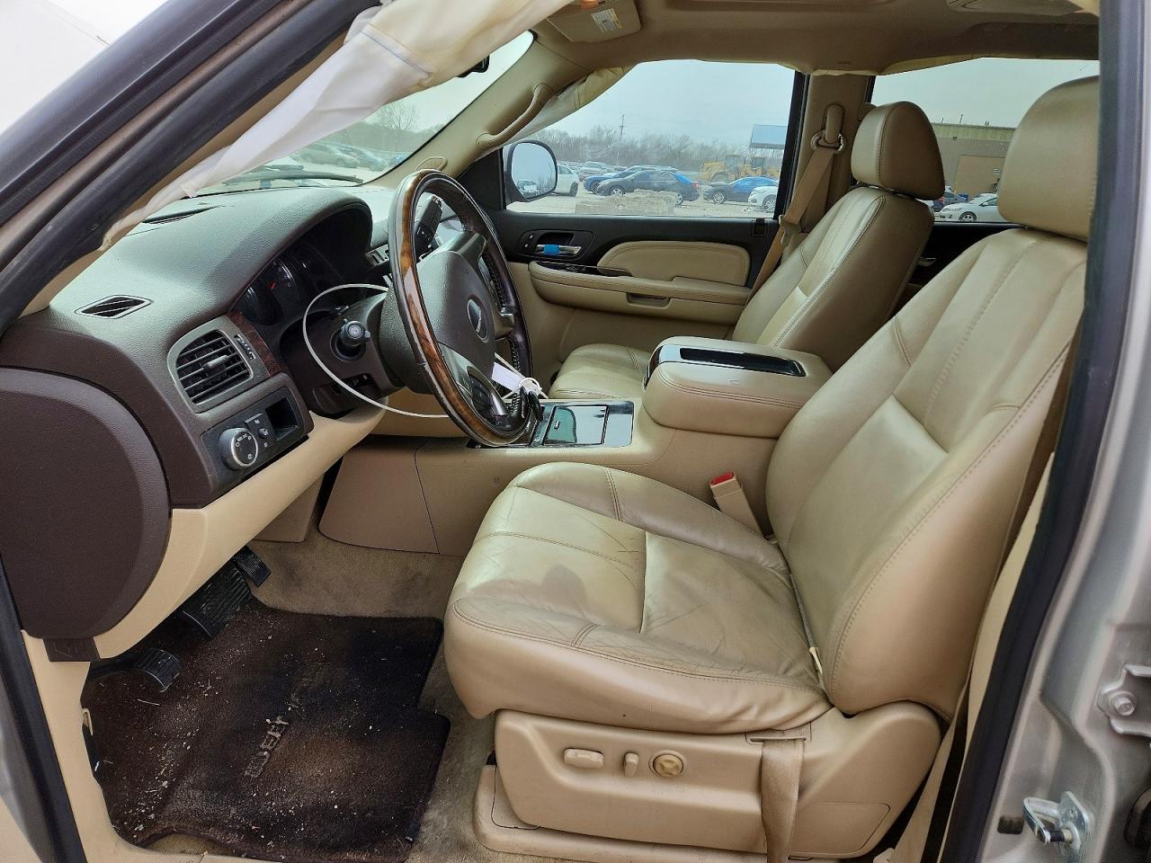 2007 GMC Yukon Denali - Image 7