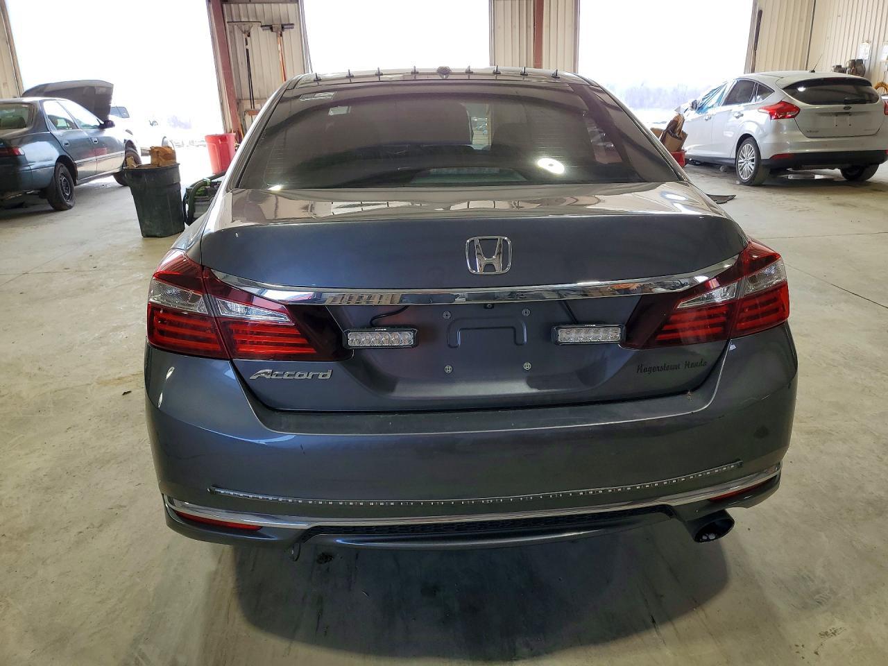 2017 Honda Accord Ex - Image 6