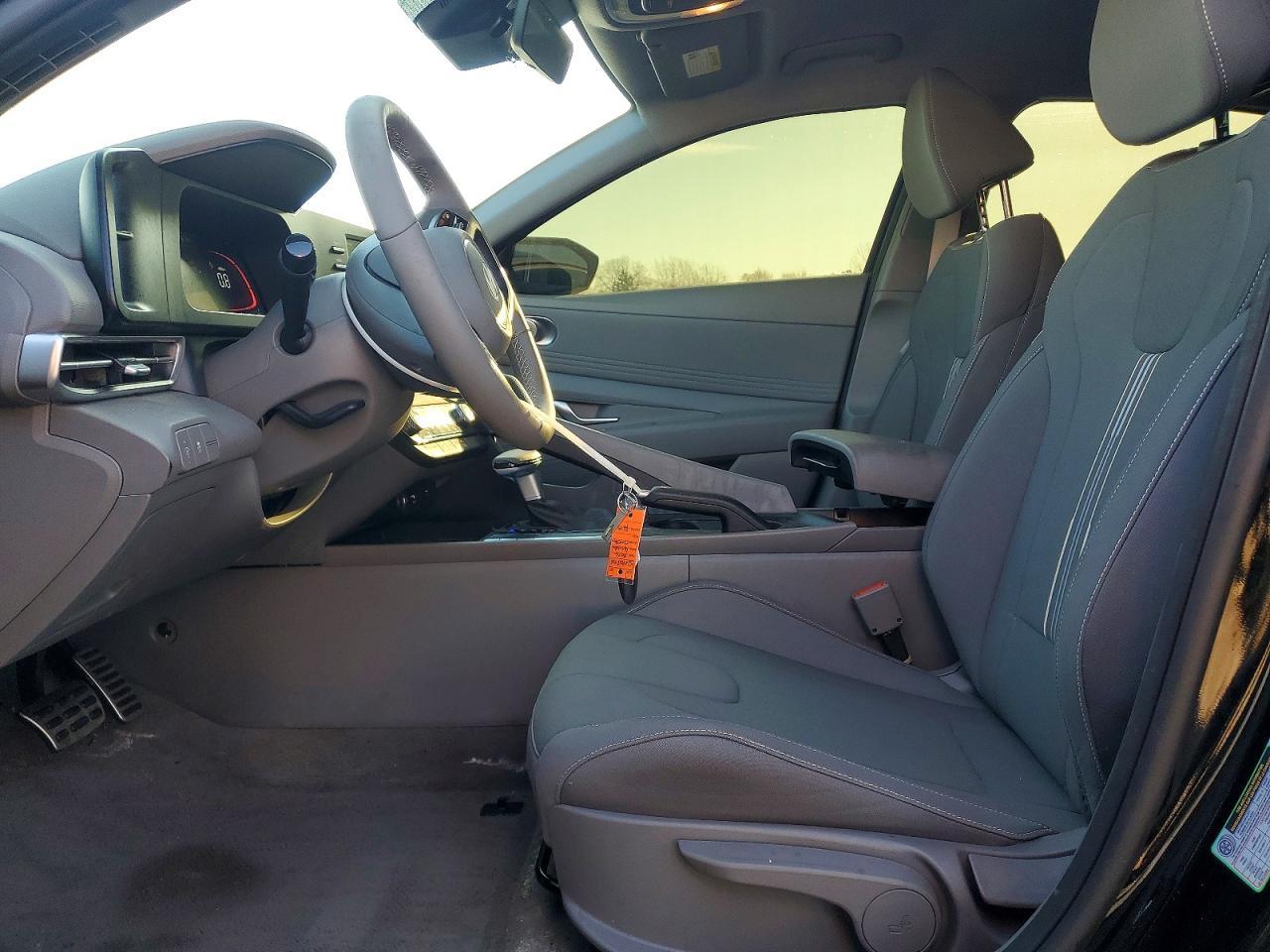2026 Hyundai Elantra Sel Sport - Image 7