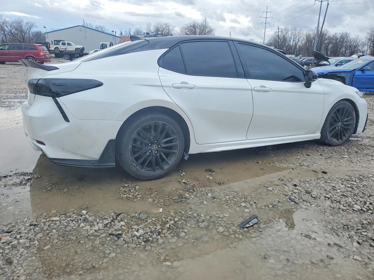 2021 Toyota Camry Xse - Фото 3