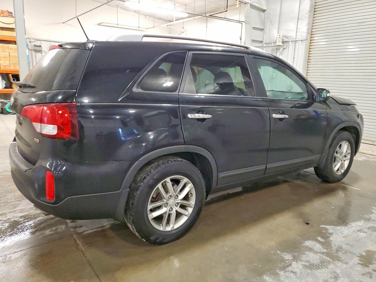 2014 Kia Sorento Lx - Image 3
