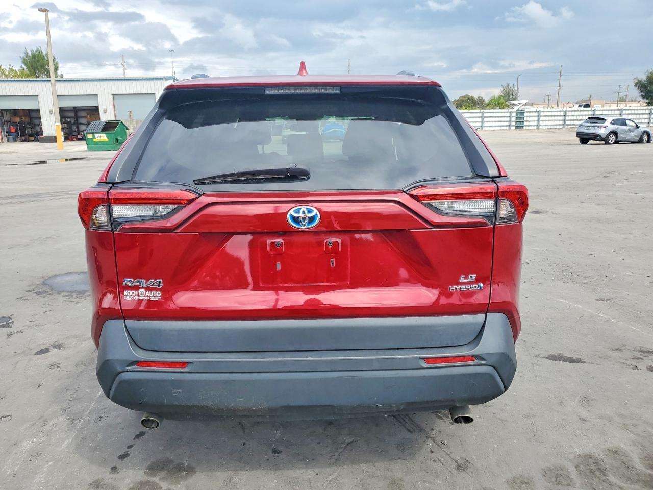 2021 Toyota Rav4 Hybrid Le - Image 6