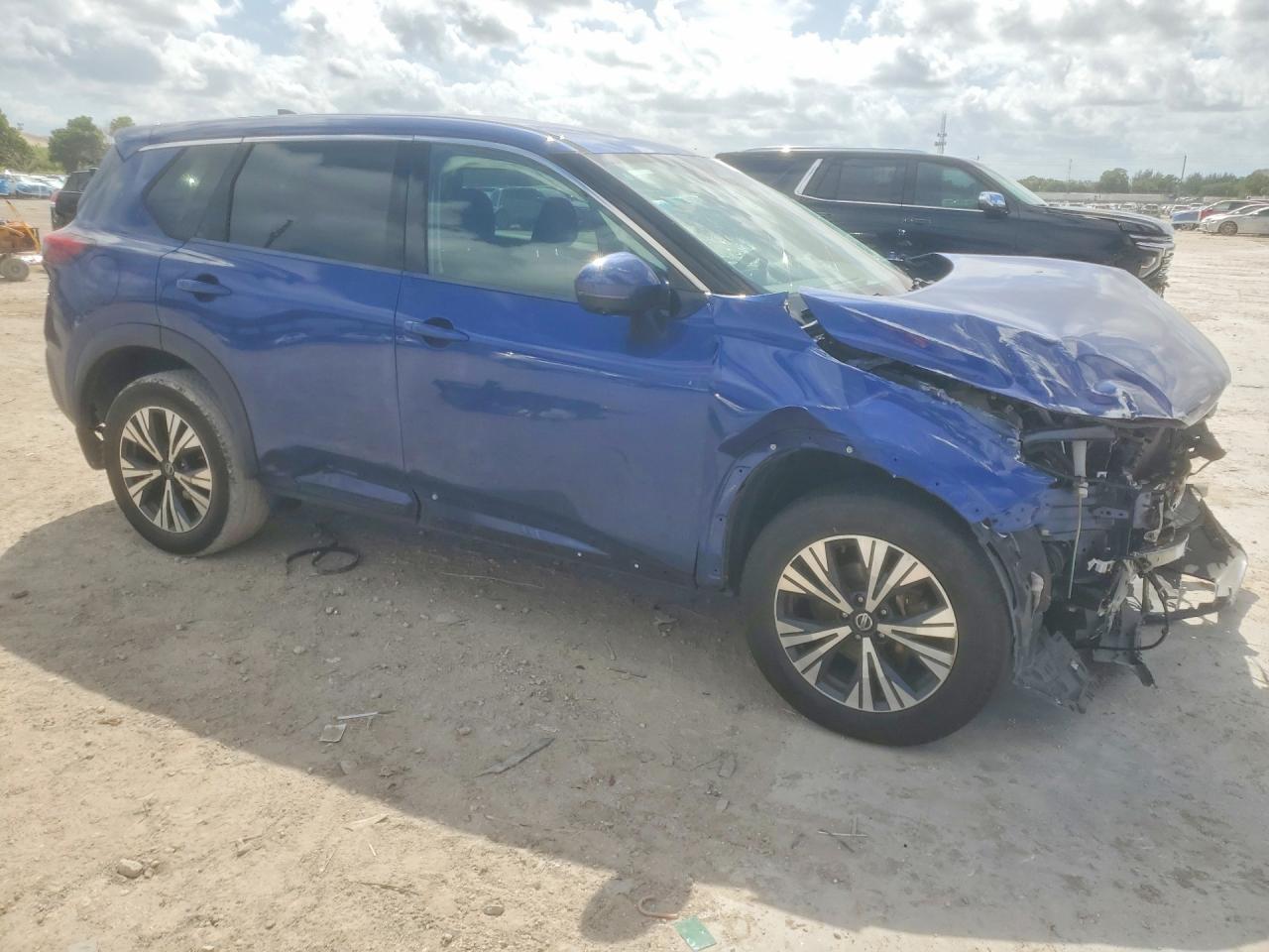 2021 Nissan Rogue Sv - Фото 4