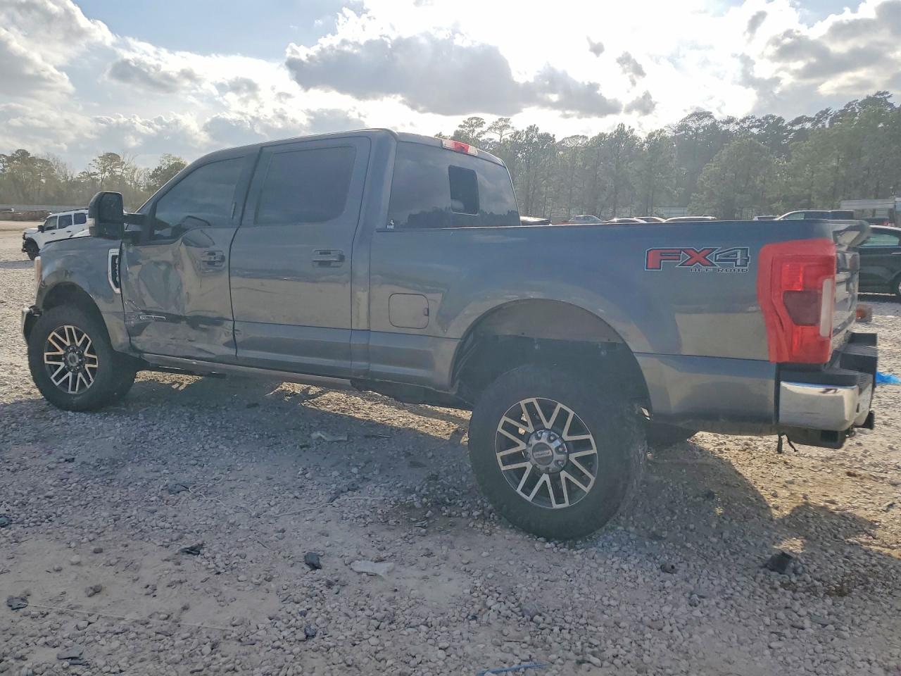 2019 Ford F250 Super Duty - Фото 2