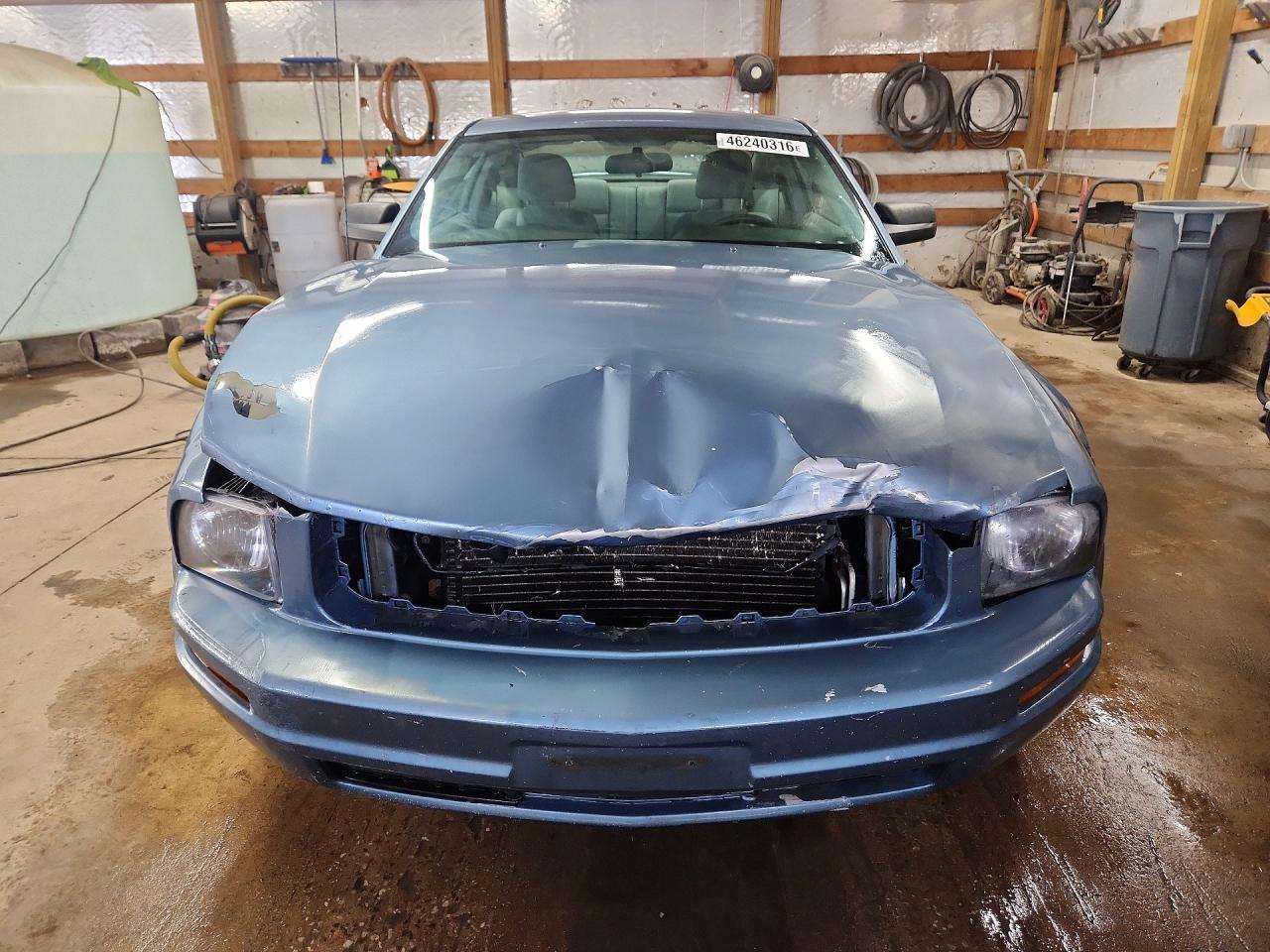 2005 Ford Mustang - Image 5