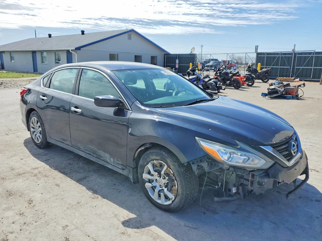 2017 Nissan Altima 2.5 S - Фото 4