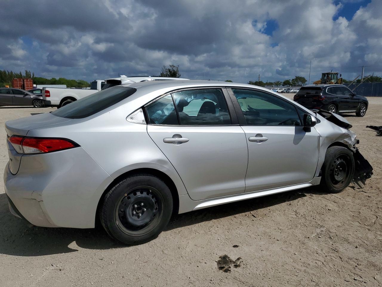 2022 Toyota Corolla Le - Фото 3