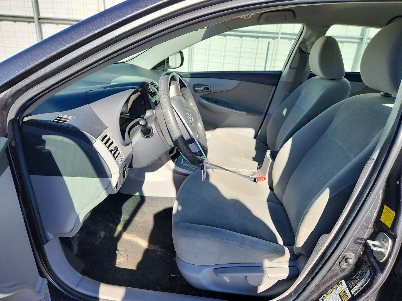2011 Toyota Corolla Le - Image 7